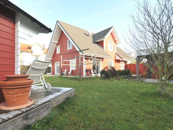 Einfamilienhaus Landhausstil mit Garten