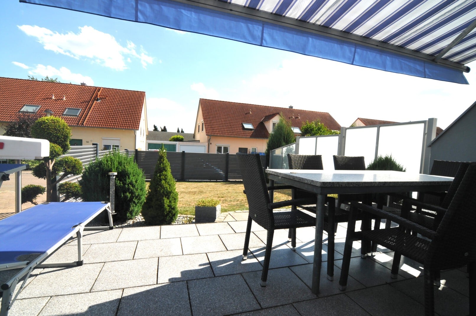 Terrasse mit Garten